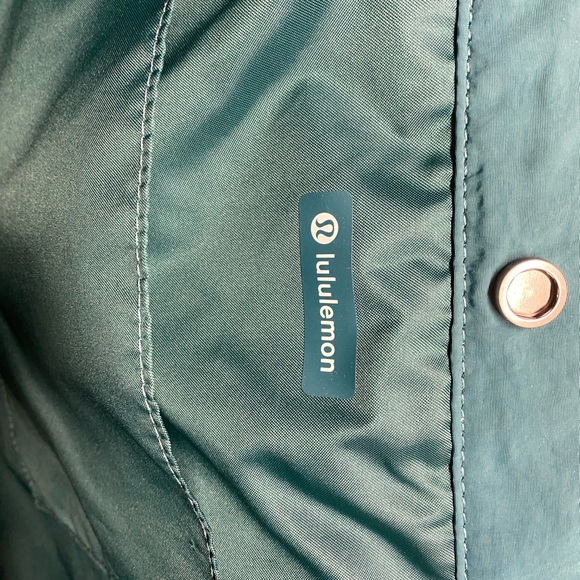Lululemon Daily Pocket Tote - Picture 8 of 8